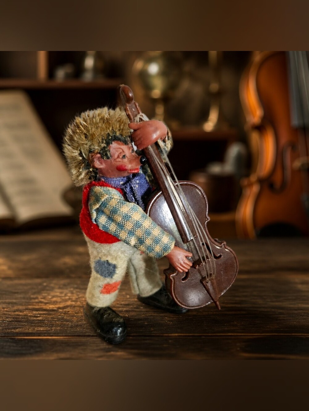 Peter Figuren Mecki Base Fiddle Playing hedgehog W/Tag Austria Whimsy Miniature
